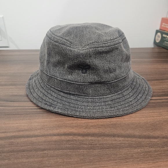 Tna Aritzia Grey Denim Bucket Hat - Size M/L (Fits Small / 21" Circumference) - Picture 2 of 5